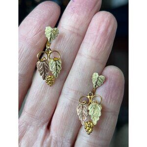 Vintage 10K gold grapes and leaves tri color clip on earrings: Black Hills; each